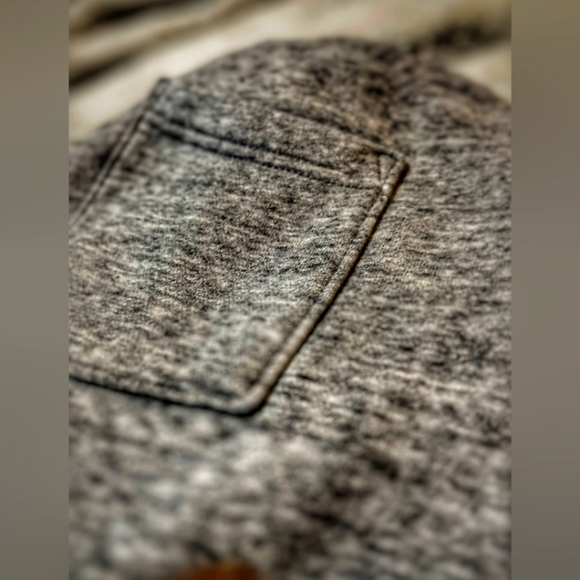 Hollister sweatpants! - Picture 3 of 4